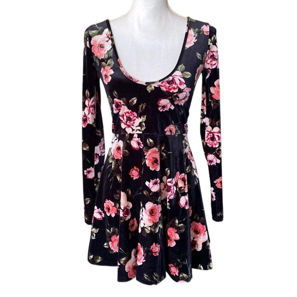Women's Floral Velvet Skater Dress Small Fit n Flare Long Sleeve Winter Witchy